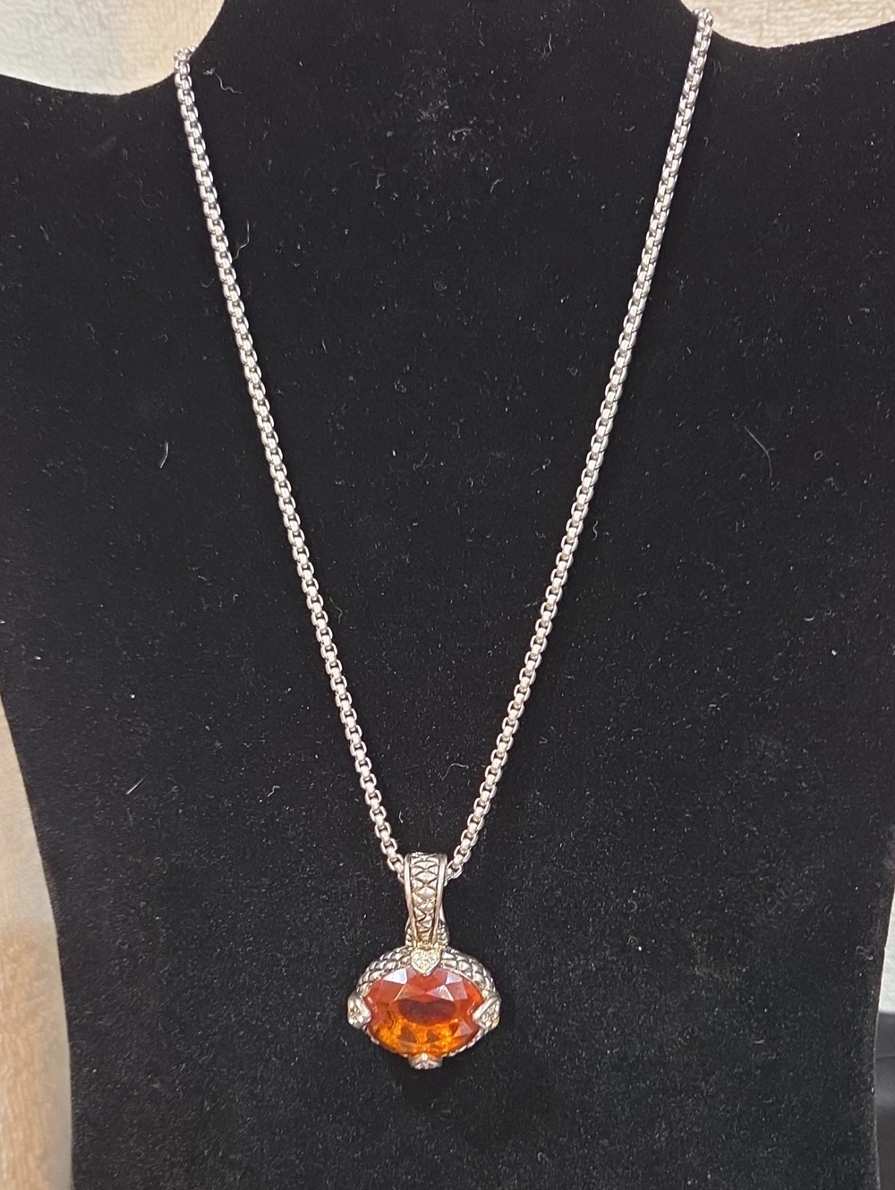 SILVER-TONE NECKLACE WITH AMBER PENDANT